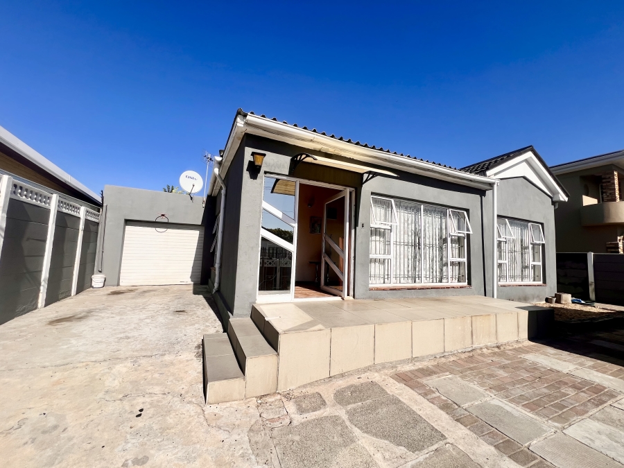 5 Bedroom Property for Sale in Churchill Estate Western Cape